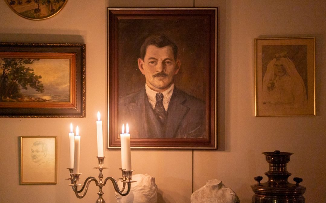 Taidekierros Yöveden Ateljeekodissa, tilaustuote ryhmille